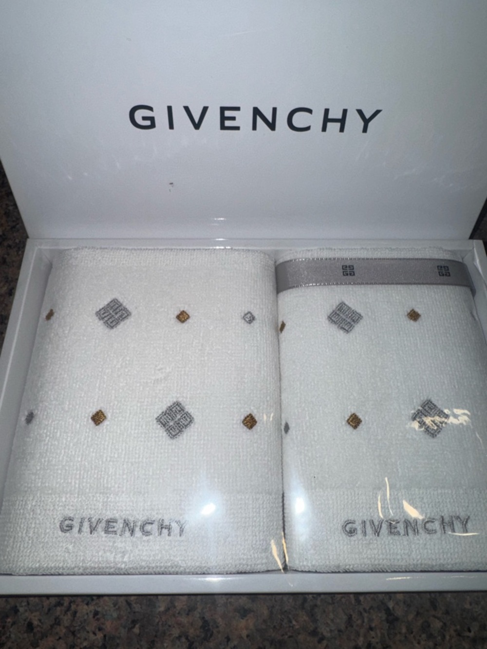 Givenchy washcloths New in the box - Picture 2 of 3